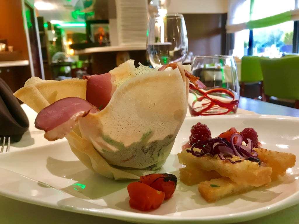 Kyriad Hotel Nevers Centre Ресторант снимка