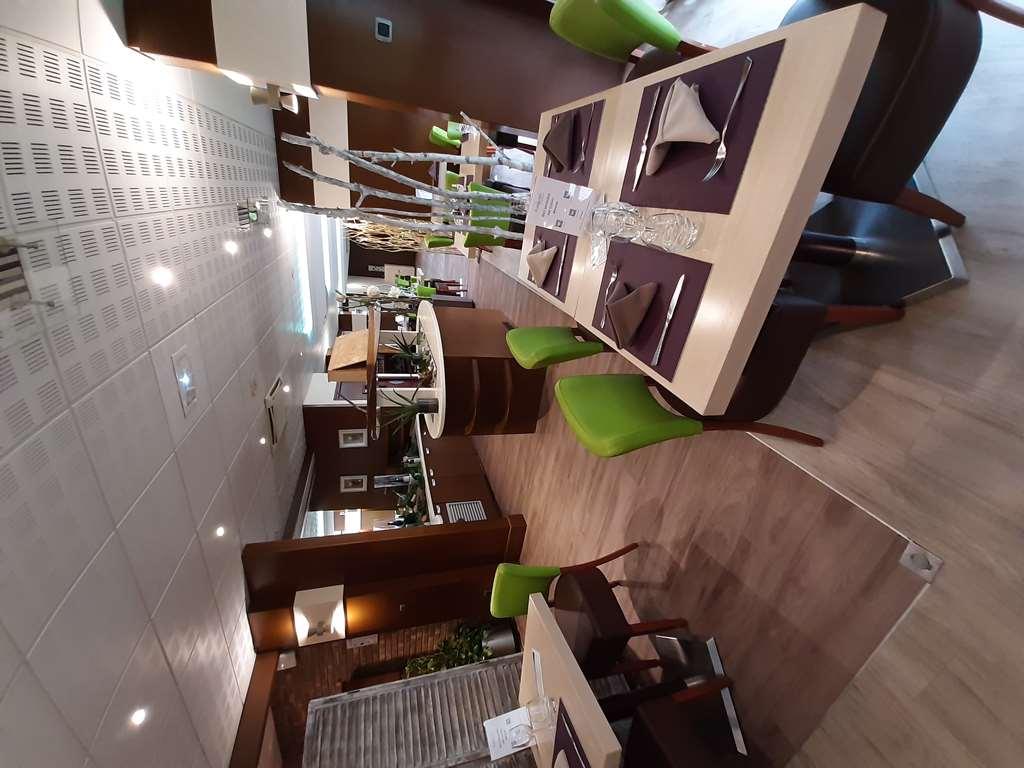 Kyriad Hotel Nevers Centre Ресторант снимка