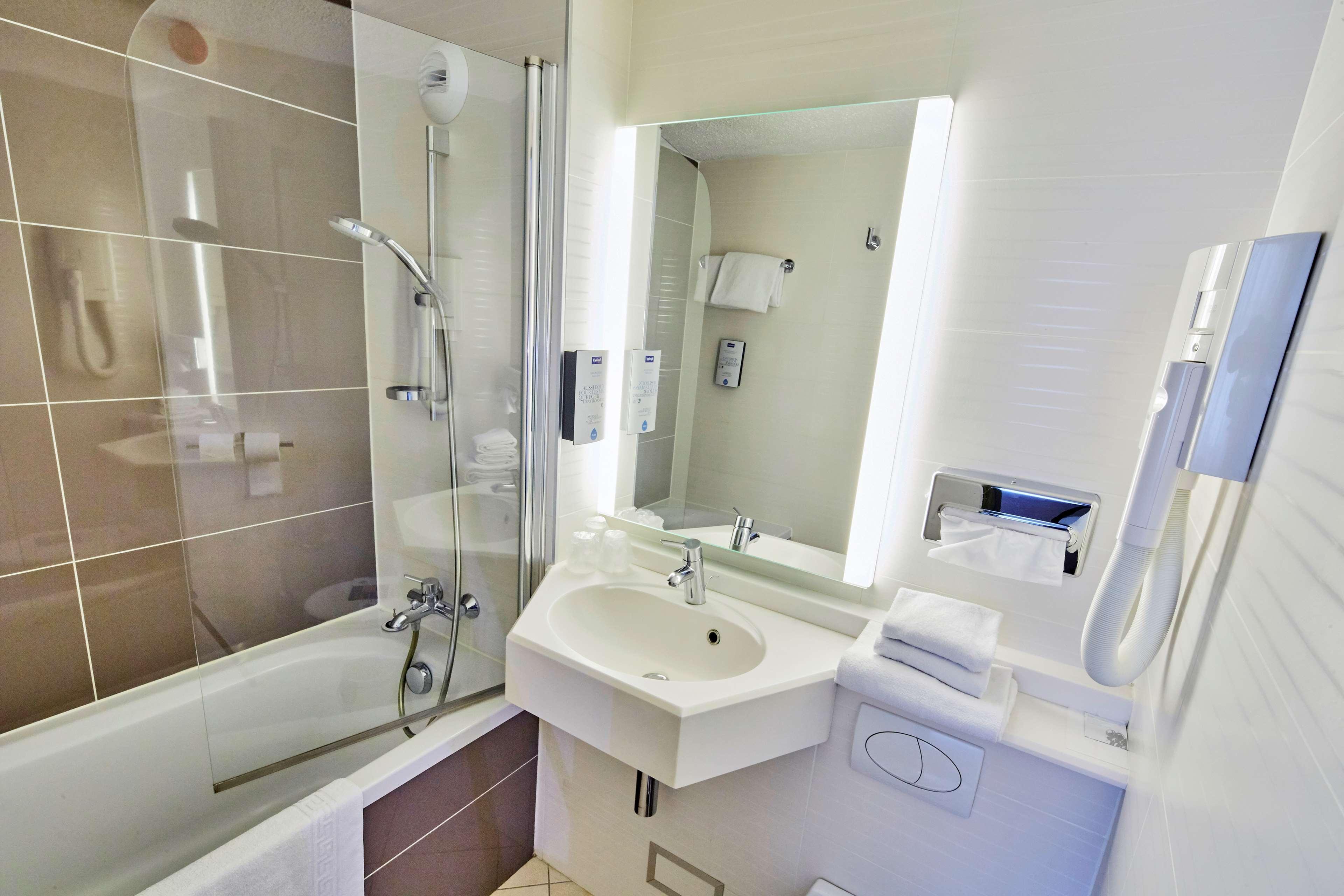 Kyriad Hotel Nevers Centre Екстериор снимка