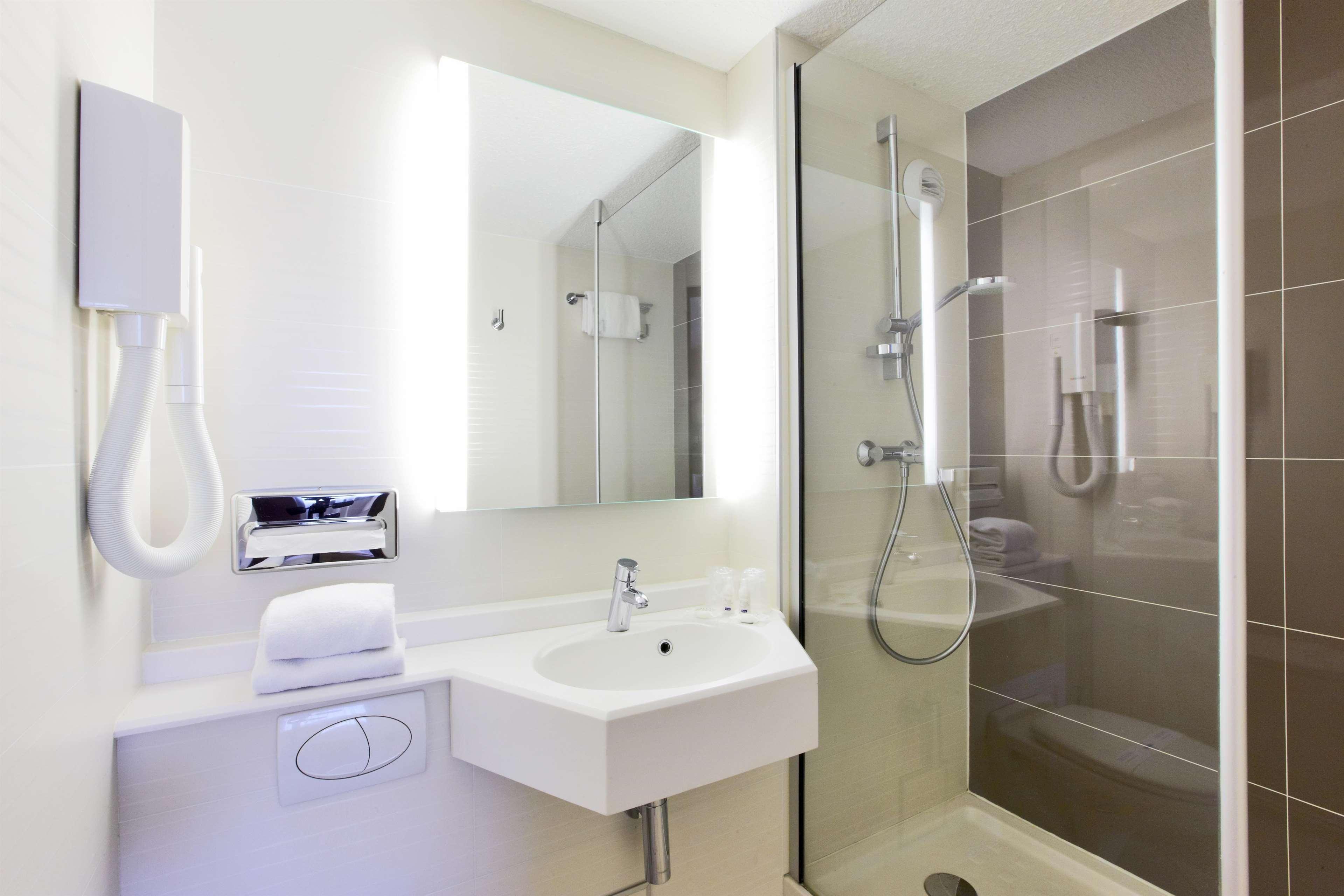 Kyriad Hotel Nevers Centre Екстериор снимка